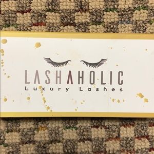 Lashaholic Lashes